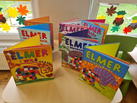 Kącik książki grupy Tygryski - ''Przygody Elmera''