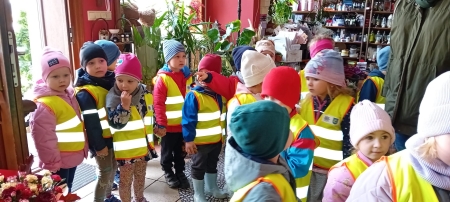 Misie - poznanie zawodu florystki i wizyta w Urzędzie Pocztowym 