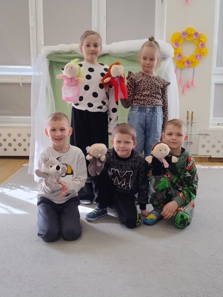 Puchatki - teatrzyk „Czerwony Kapturek „